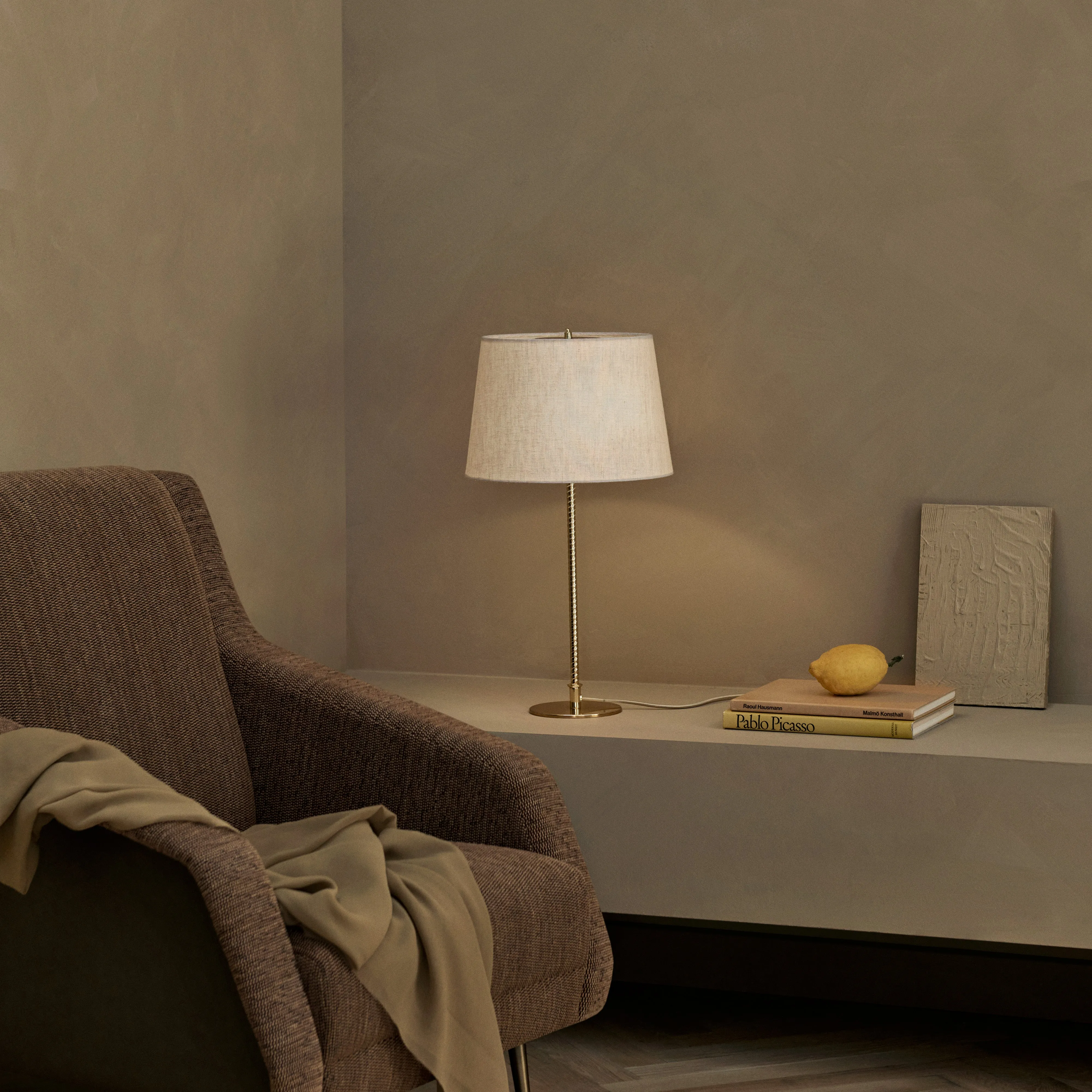 9205 Table Lamp