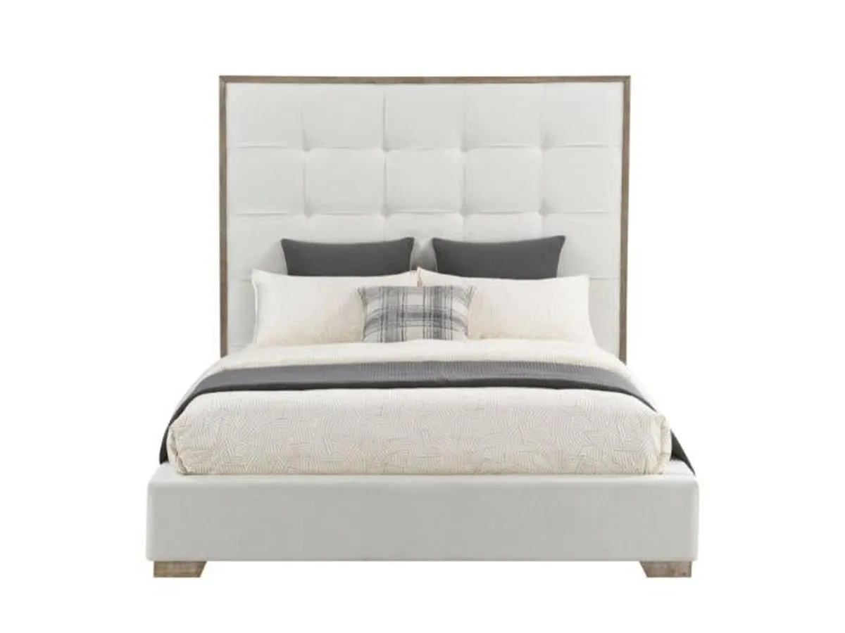 Eleanor Tufted Fabric Bed